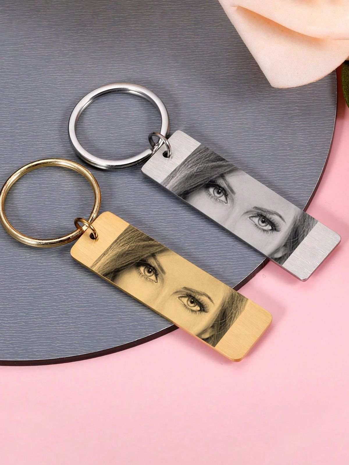 Cutomize Eyes keychain