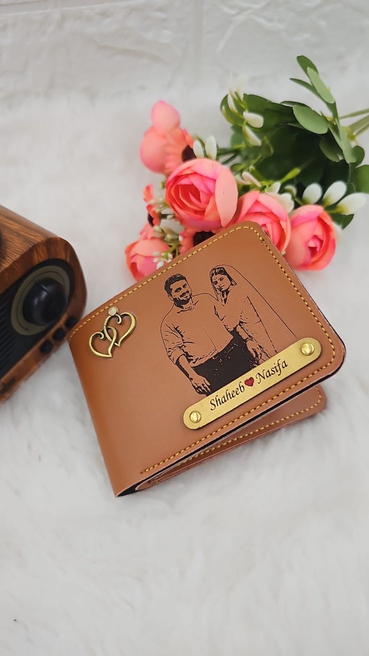 Customize photo & name wallet